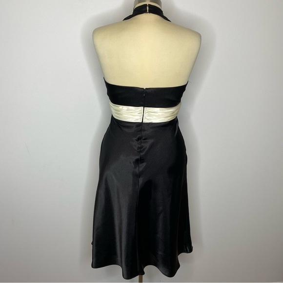 Morgan & Co. Y2K Black and Cream Halter Dress - Picture 4 of 9